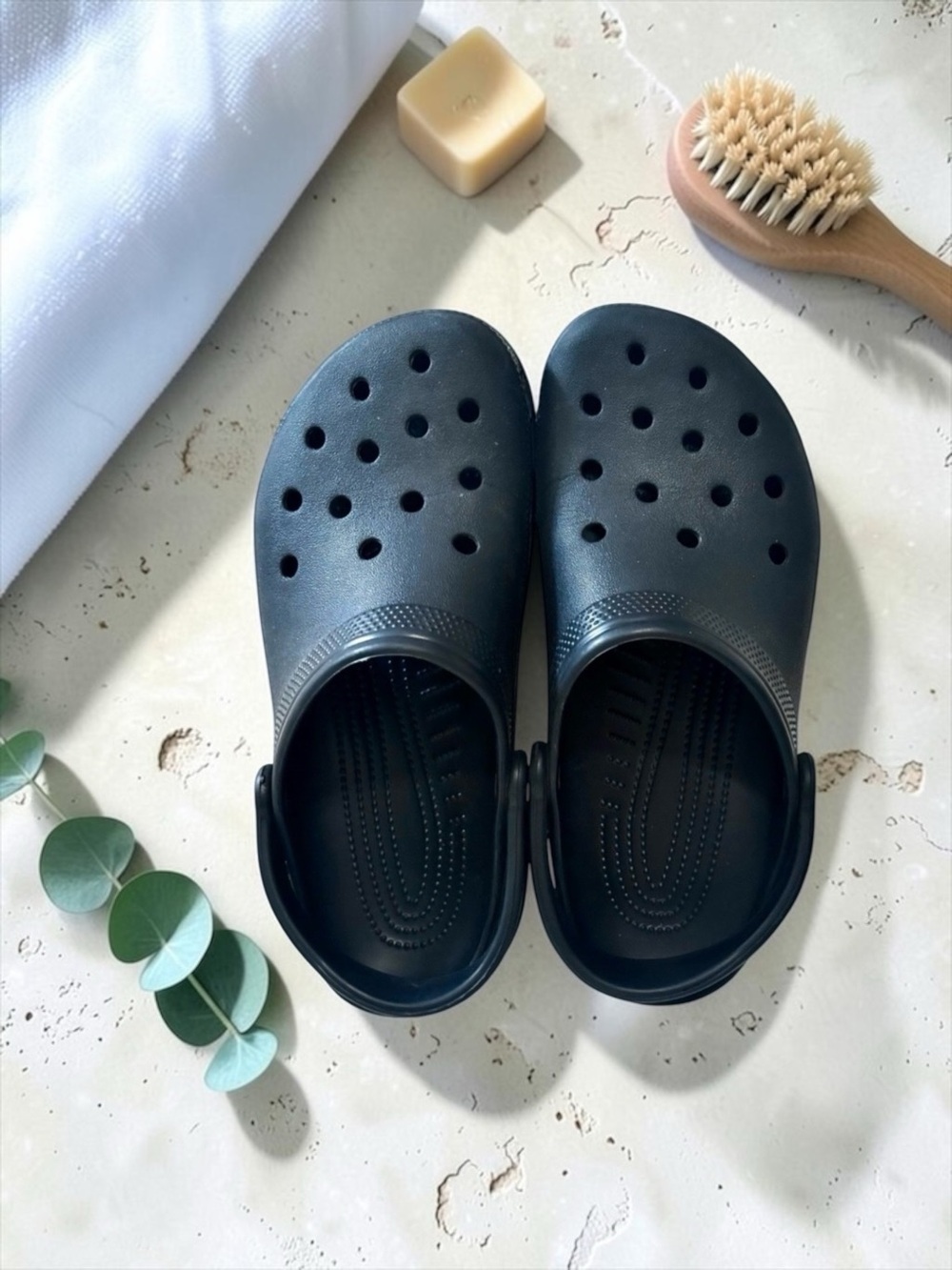 Crocs Classic Clog – Black – M8 W10 — Women’s Size 10 (EUC)